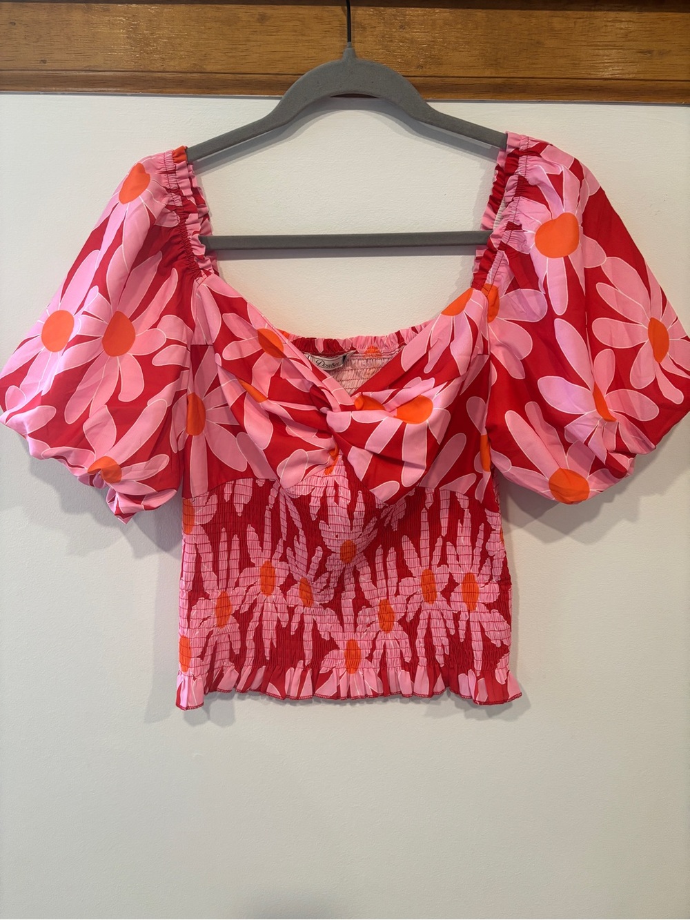 DoRose Pink and Red Floral Puff-Sleeve Smocked Crop Top Sweetheart Neckline - L
